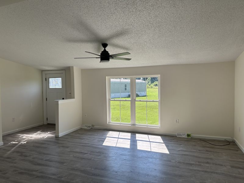 #8 cactus bend Willow tree  Mobile Home for Sale in Delaware