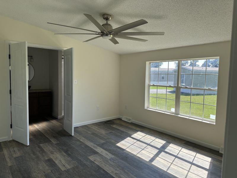 #8 cactus bend Willow tree  Mobile Home for Sale in Delaware