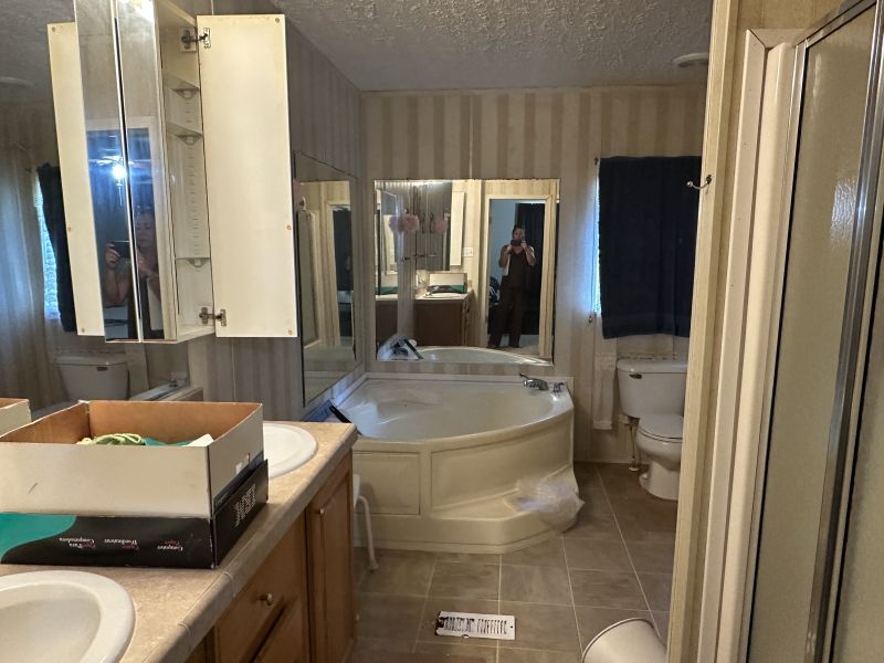 #100 Day Flower court Fox Pointe Mobile Home for Sale in Delaware