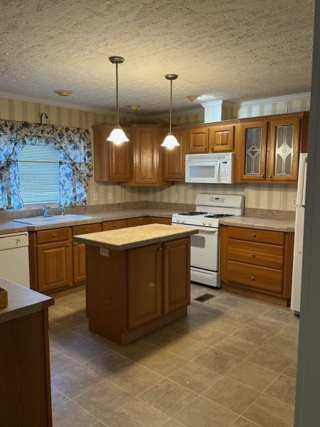 #100 Day Flower court Fox Pointe Mobile Home for Sale in Delaware