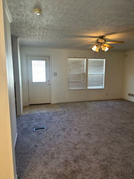 #100 Day Flower court Fox Pointe Mobile Home for Sale in Delaware