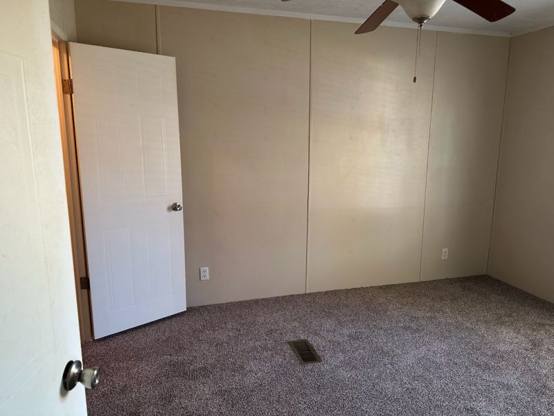 #100 Day Flower court Fox Pointe Mobile Home for Sale in Delaware