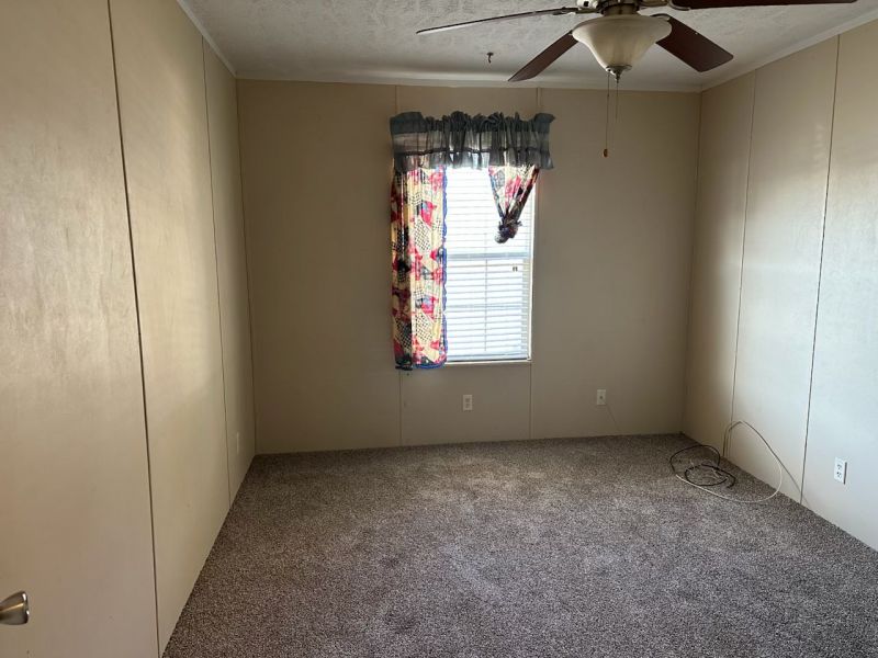 #100 Day Flower court Fox Pointe Mobile Home for Sale in Delaware