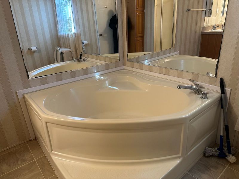 #100 Day Flower court Fox Pointe Mobile Home for Sale in Delaware