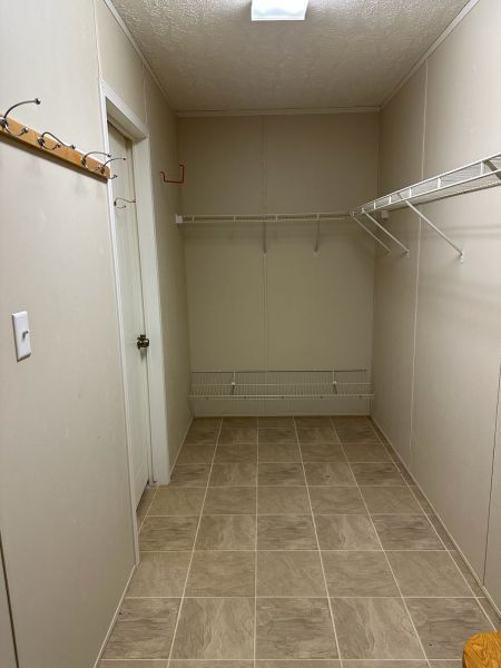 #100 Day Flower court Fox Pointe Mobile Home for Sale in Delaware