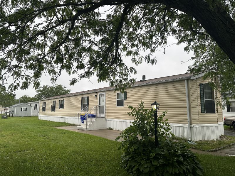 #96 Skyline Locust Drive Ridgewood Manor Mobile Home for Sale in Delaware