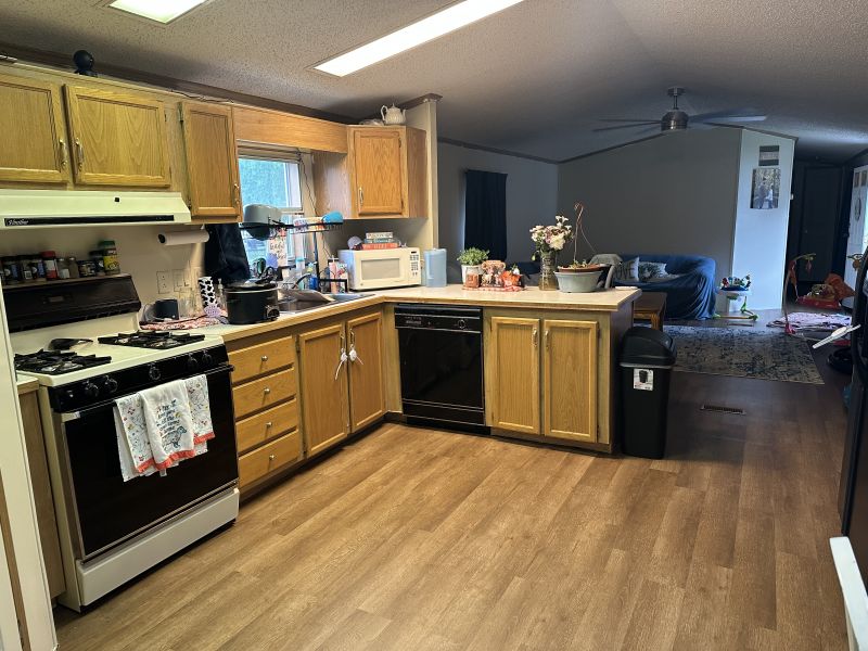 #96 Skyline Locust Drive Ridgewood Manor Mobile Home for Sale in Delaware