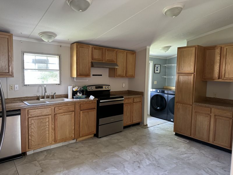 #7 Angola court Clayton Courts  Mobile Home for Sale in Delaware