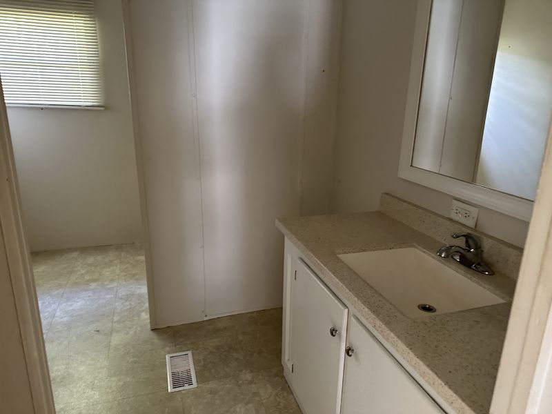 #7 Angola court Clayton Courts  Mobile Home for Sale in Delaware