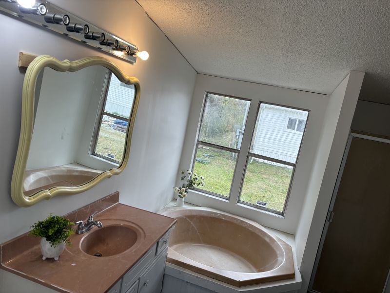 #8B Nascar Lane Granada MHP Mobile Home for Sale in Delaware