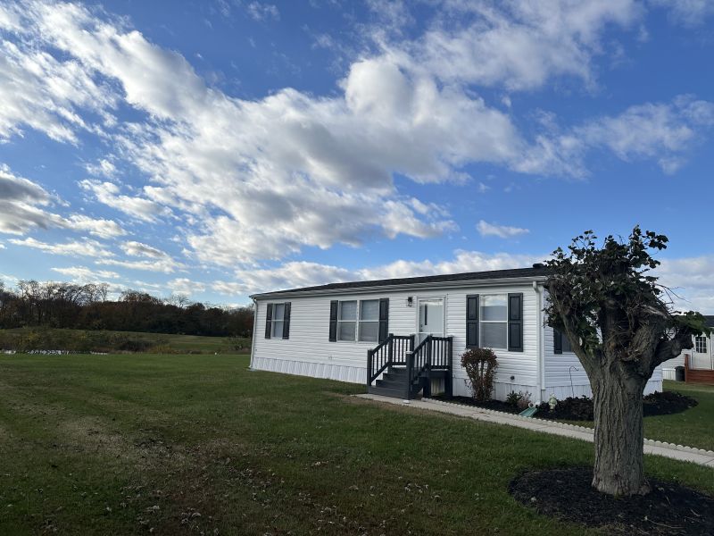 #122 Fox Pointe Drive  Fox Pointe Mobile Home for Sale in Delaware