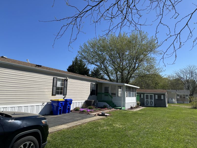 #81 Elmwood Drive  Ridgewood manor  Mobile Home for Sale in Delaware