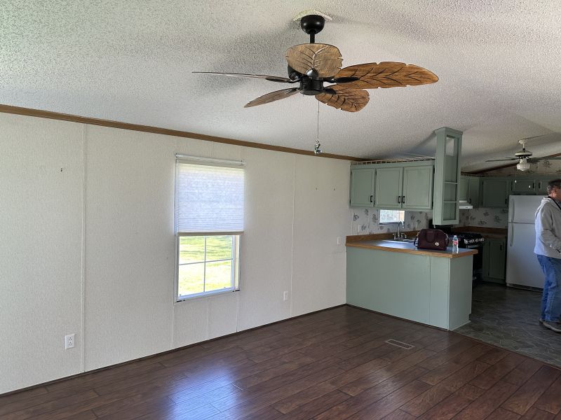 #81 Elmwood Drive  Ridgewood manor  Mobile Home for Sale in Delaware