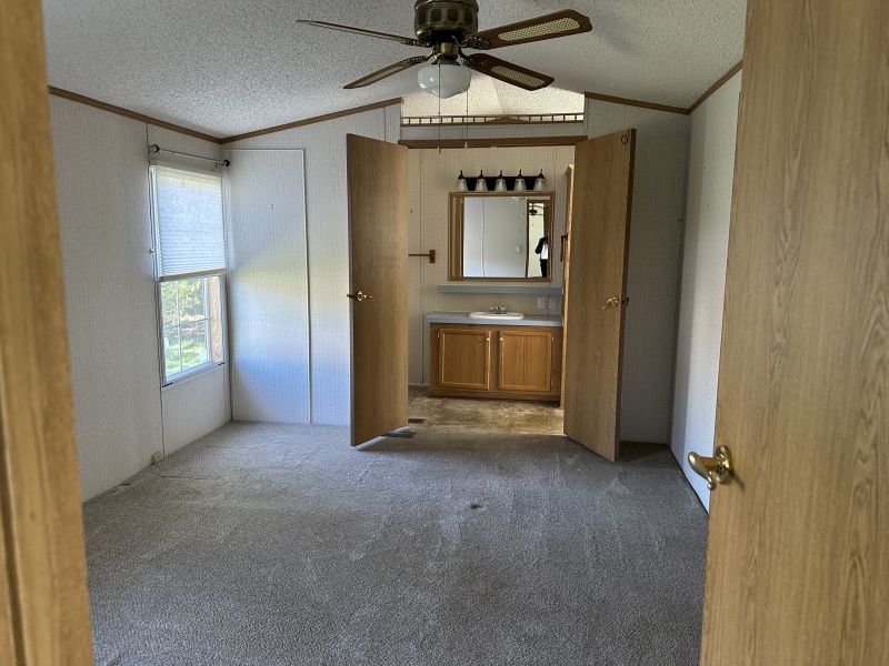 #81 Elmwood Drive  Ridgewood manor  Mobile Home for Sale in Delaware