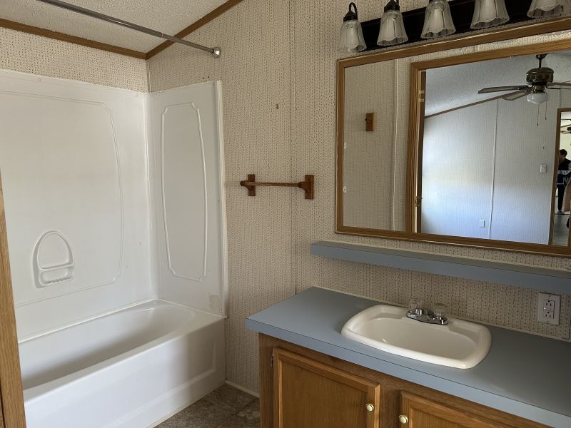 #81 Elmwood Drive  Ridgewood manor  Mobile Home for Sale in Delaware