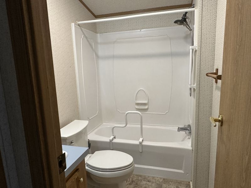 #81 Elmwood Drive  Ridgewood manor  Mobile Home for Sale in Delaware