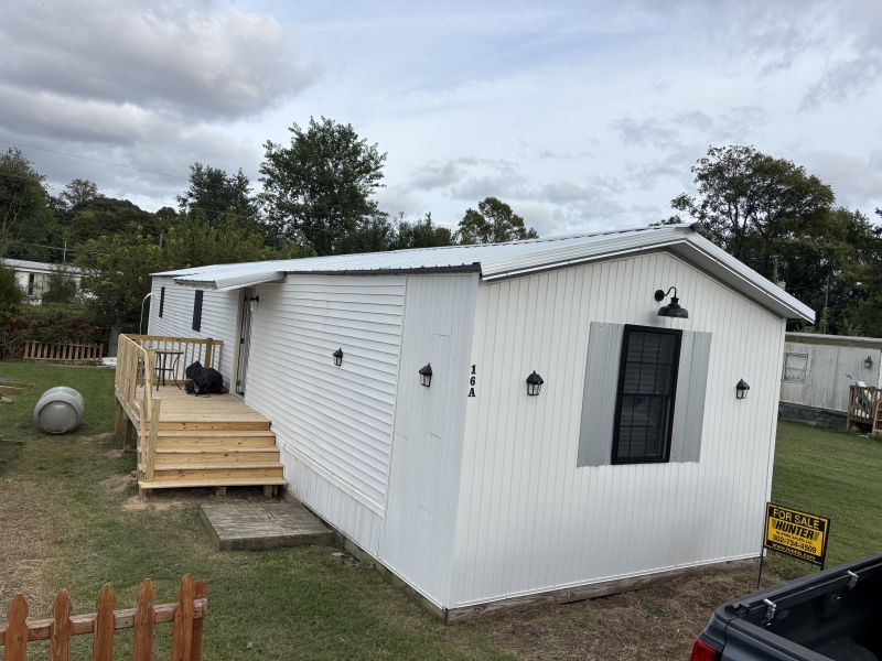 #16 A Nascar lane Magnolia De Granada MHP Mobile Home for Sale in Delaware
