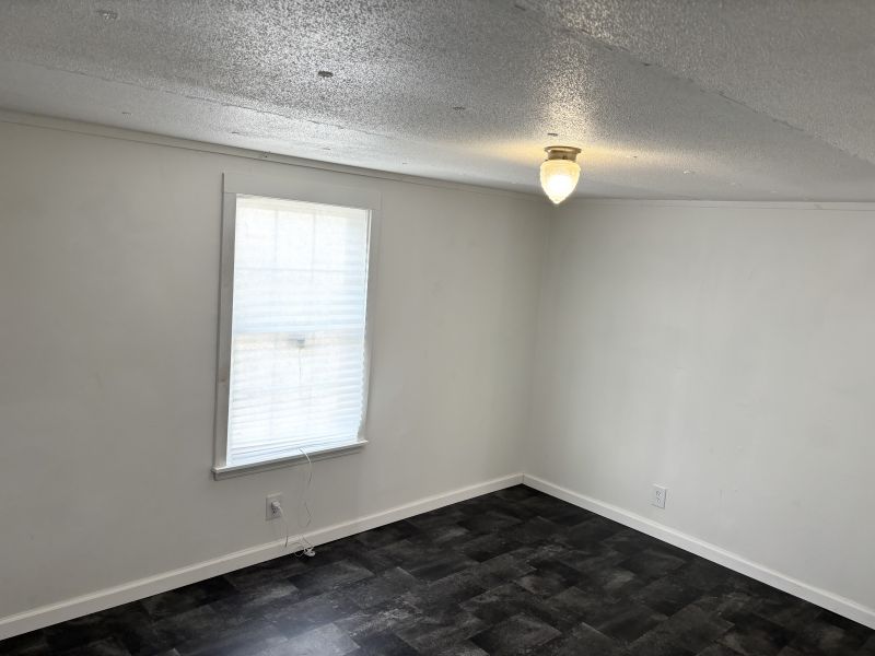 #16 A Nascar lane Magnolia De Granada MHP Mobile Home for Sale in Delaware