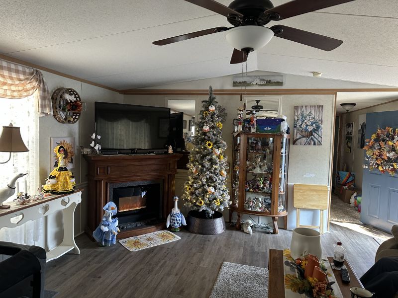 #30 Iris court  Fox Pointe Village Mobile Home for Sale in Delaware